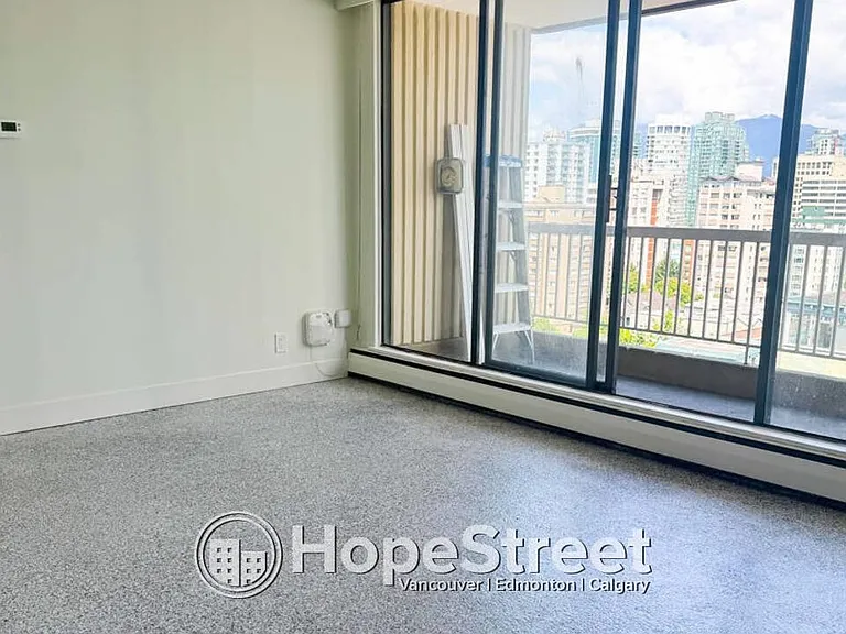 1075 Comox St #1406 — Photo 9