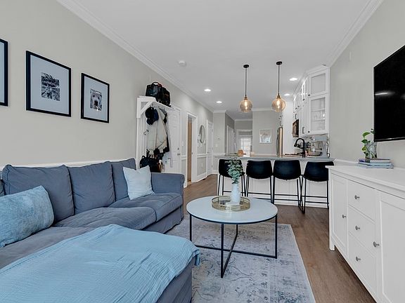 4th image of 53 Woodward St #1