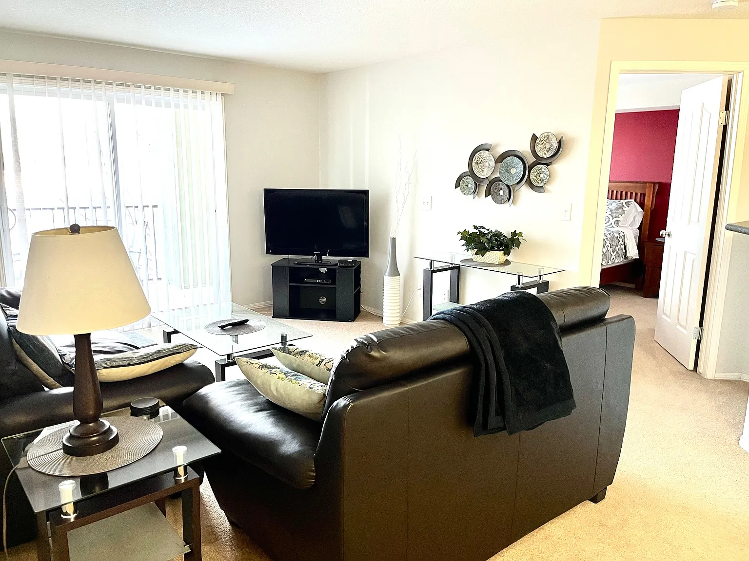2 bed, 1000 sqft, $2,695 — Photo 1