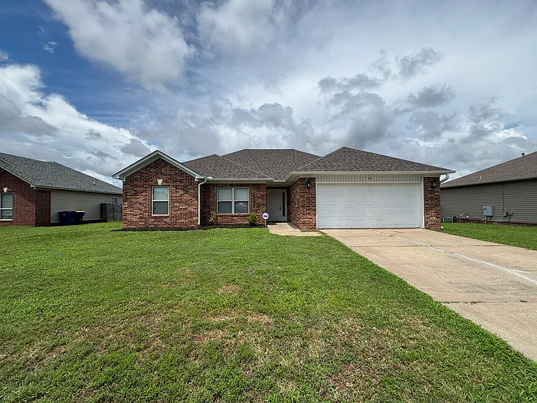 26 Mustang Dr — Photo 1