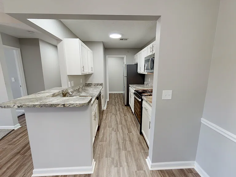 Burlington Oaks Apartments — Photo 17