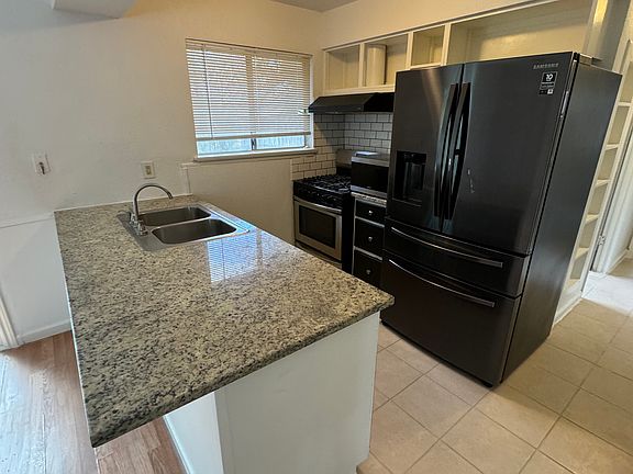 4th image of 175 Moon Valley St