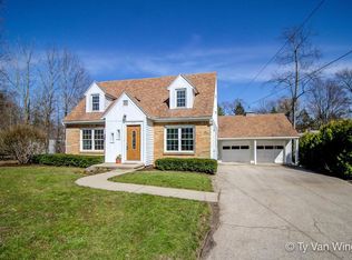 316 Pioneer Club Rd SE, East Grand Rapids, MI