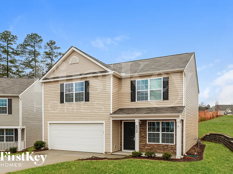 1512 Summer View Ln — Photo 2