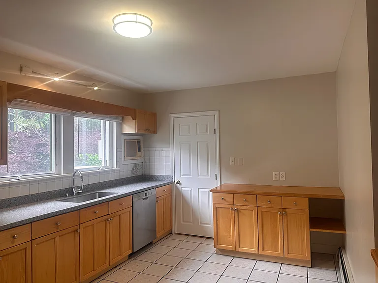 24 Warwick Rd — Photo 11