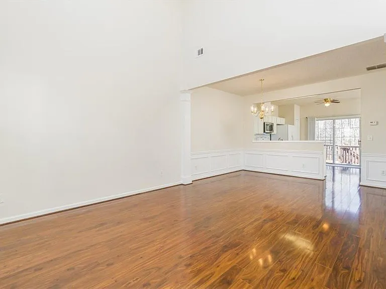 2880 Commonwealth Cir — Photo 5