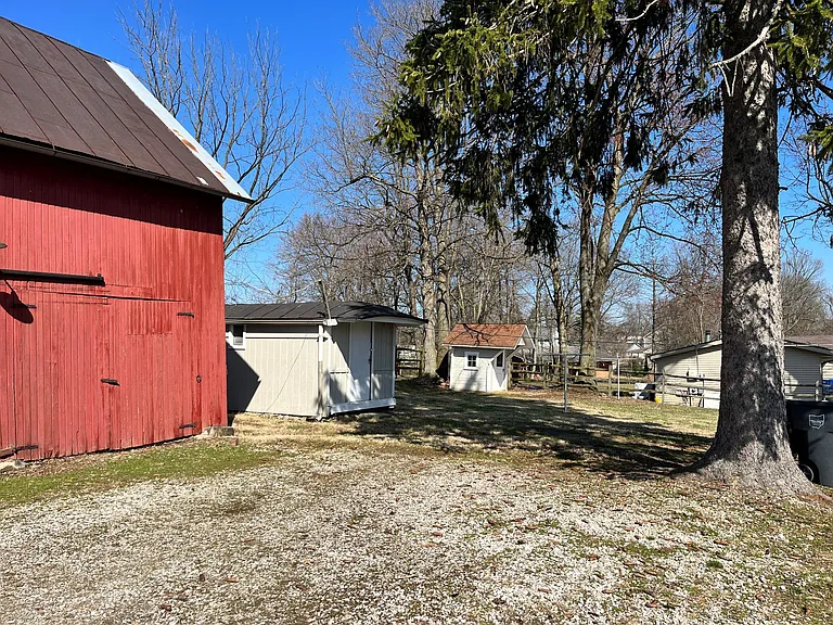 40 E Maple St — Photo 10