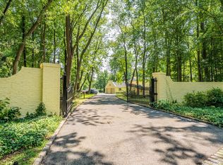 530 S Centre Island Rd, Oyster Bay, NY 11771