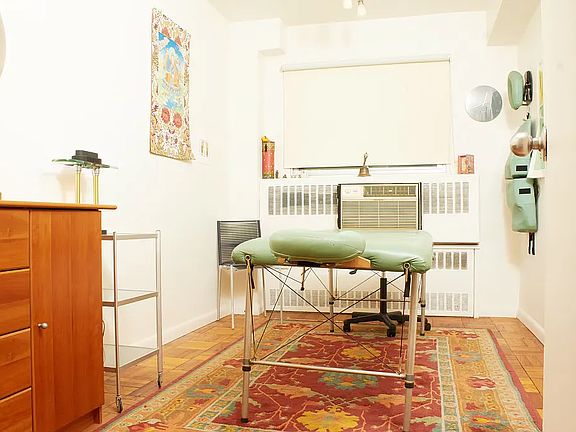 4th image of 333 E 46th St APT 1J