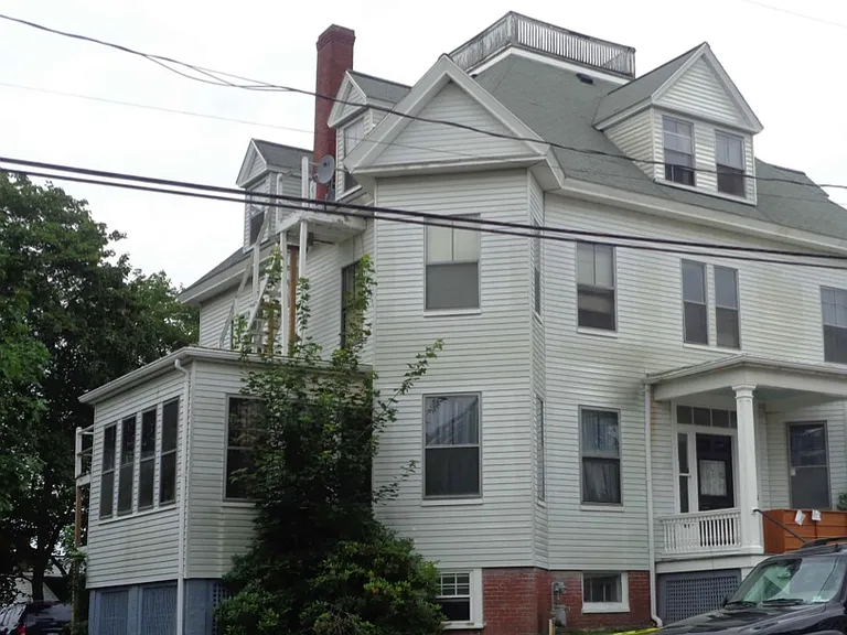683 State St — Photo 8