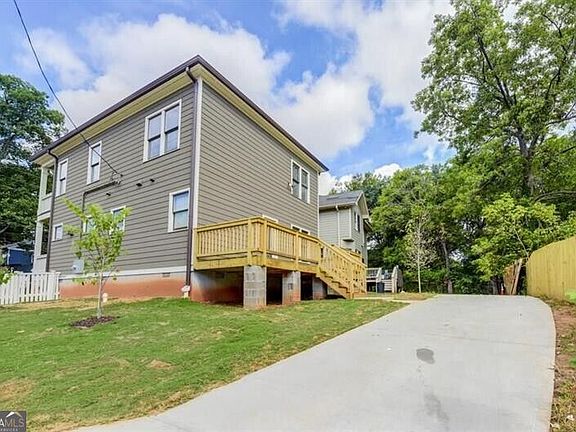 5th image of 1022 Martin St SE