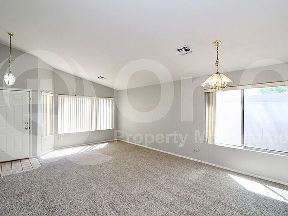 5th image of 3890 E Tremaine Ave
