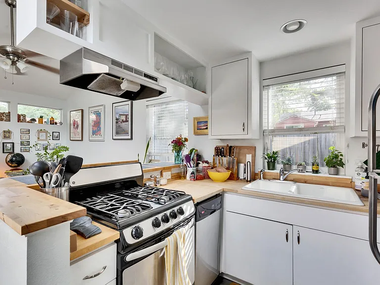 3208 Merrie Lynn Ave #B — Photo 8