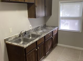 948 Leslie St, Lansing, MI 48912