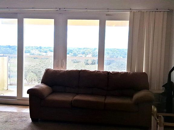 4th image of 825 Bayshore Dr APT 703