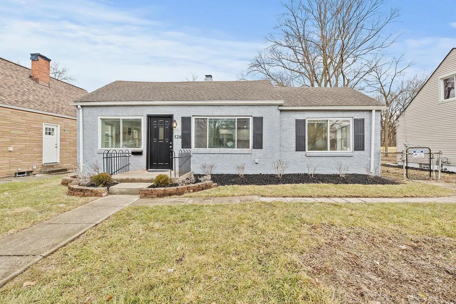 528 Bassett Ave photo 1