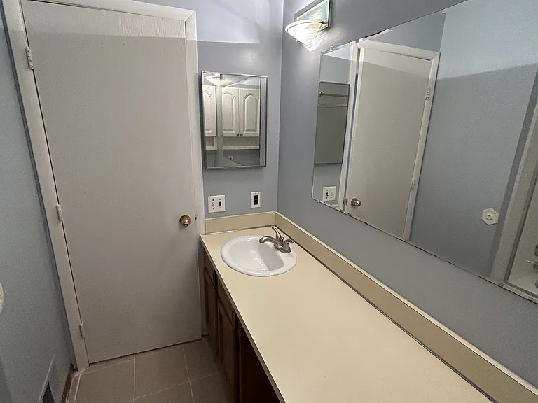 325 W Woodruff Ave — Photo 10
