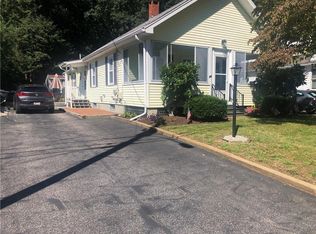 85 Overlook Dr, Warwick, RI 02818