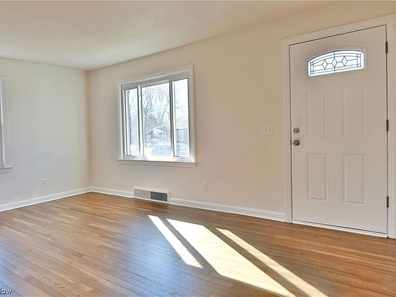 4th image of 621 Peffer Ave
