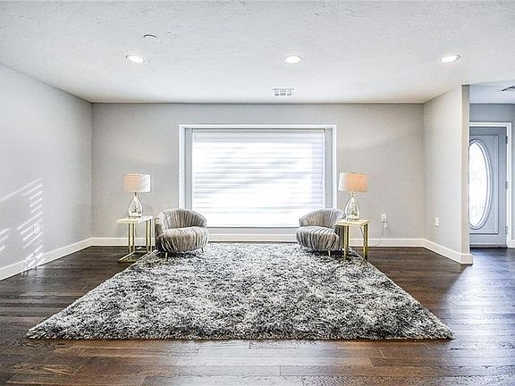 5th image of 1228 Benson Dr