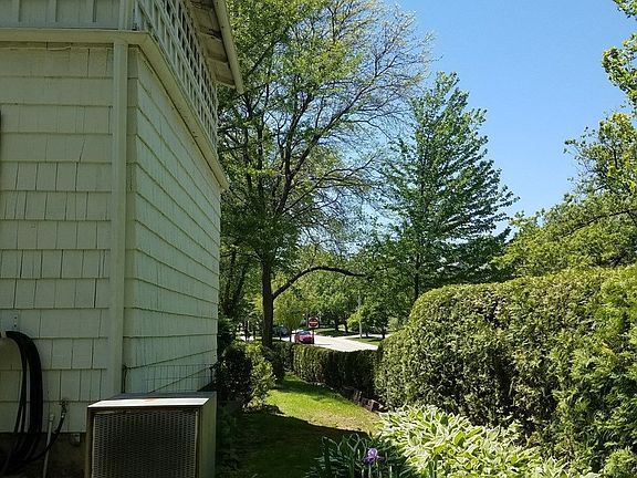 4th image of 1981 Linden Ave