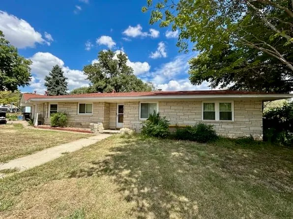 102 Highland Dr, Arkansas City, KS 67005