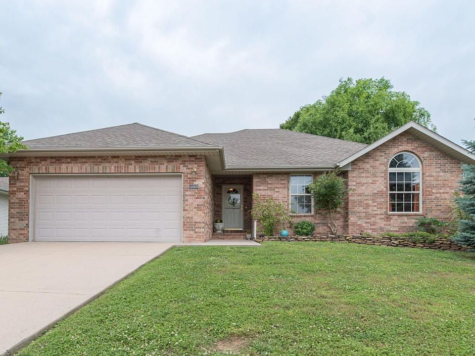 1st image of 1005 Glen Oaks Dr