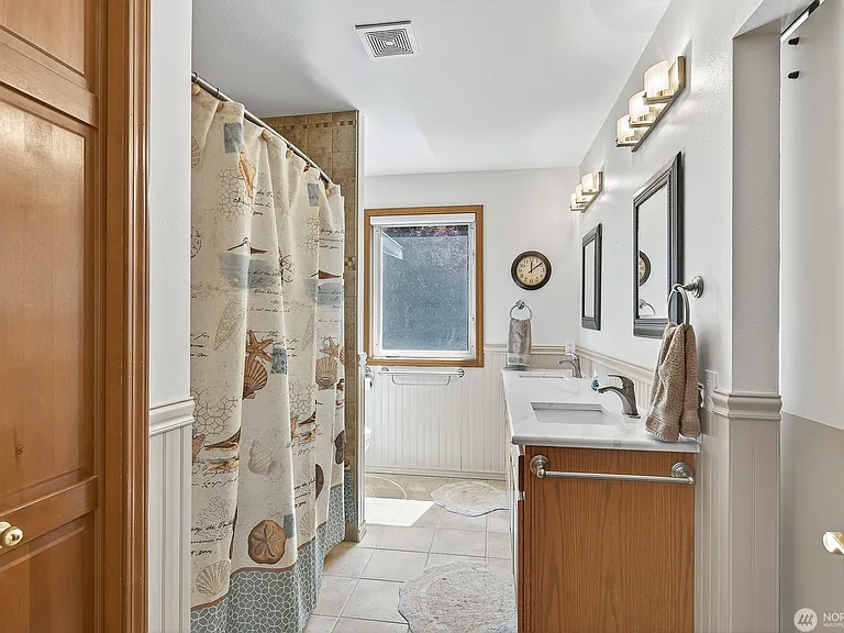 1107 Puesta Del Sol Ave #A — Photo 7