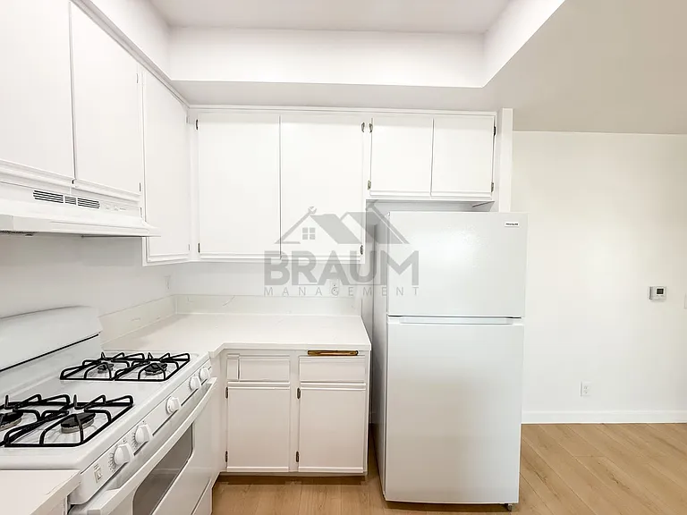 COLLINS — Photo 36