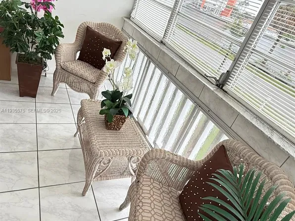 18601 NE 14th Ave APT 201, North Miami Beach, FL 33179