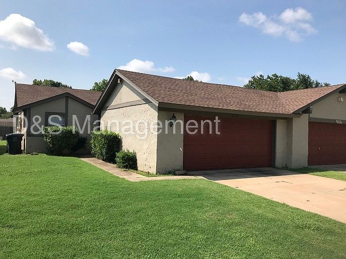 1st image of 524 SW 93rd St