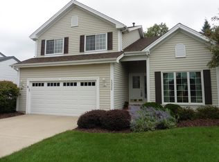 1332 Knollwood Cir, Crystal Lake, IL 60014