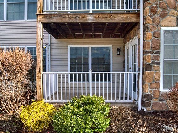 5th image of 70 Chariot Ct #70