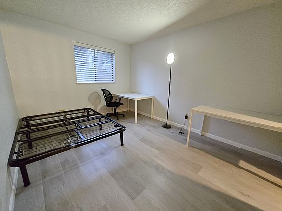 4th image of 16200 NE 12th Ct APT D55