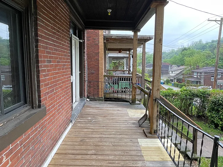 1250 Blackadore Ave — Photo 7