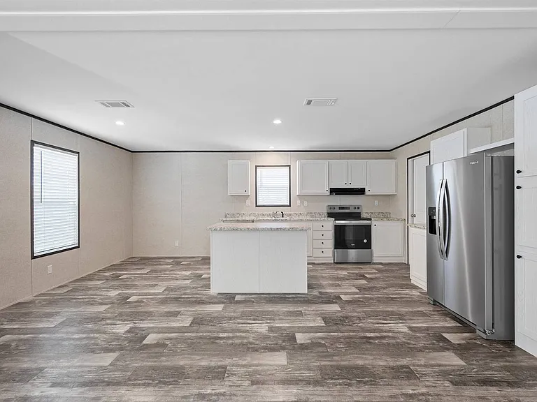 305 W Buell Dr #50A — Photo 4