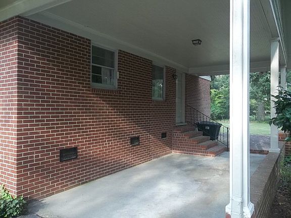 3rd image of 404 Englewood Drive