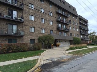 960 S River Rd APT 403, Des Plaines, IL 60016