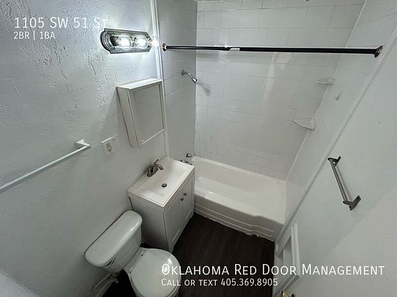 5th image of 1105 SW 51st St