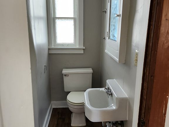 3rd image of 2564 N Bartlett Ave