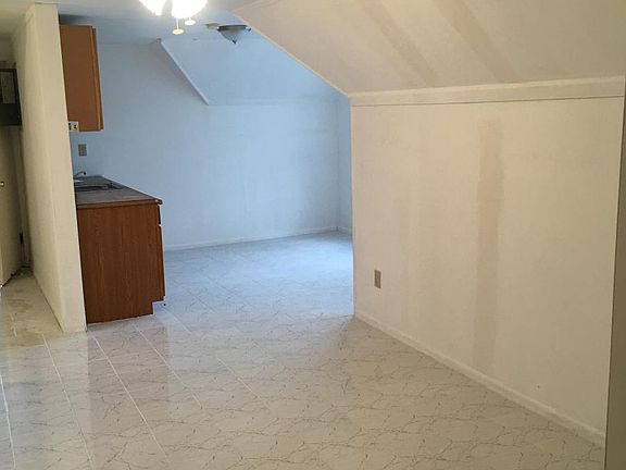 3rd image of 535 Orchard St #3