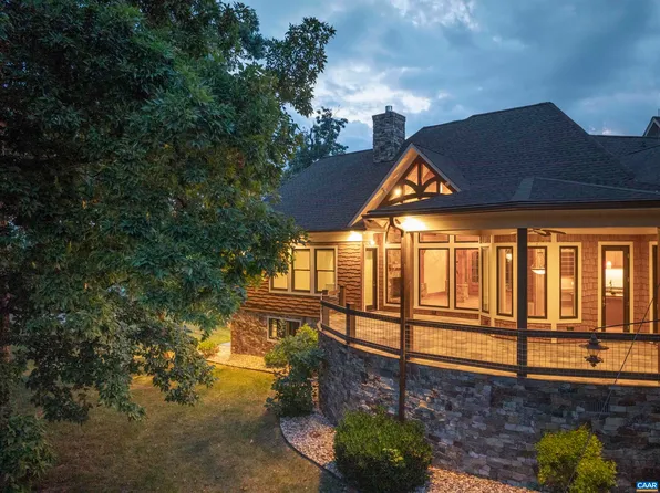 201 Country Club Rd, Verona, VA 24482