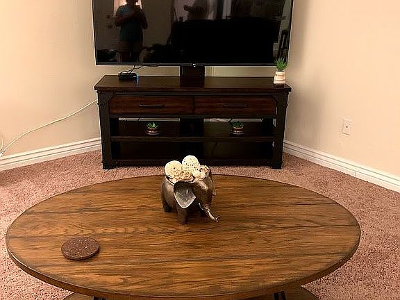 Family Room w/75" TV