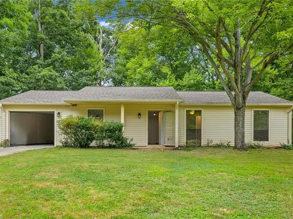 771 Bundaberg Ln, Rural Hall, NC 27045