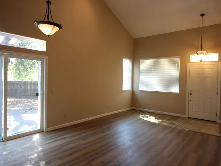 402 Healdsburg Ave — Photo 8