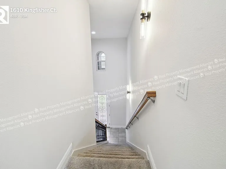 1610 Kingfisher Ct — Photo 25