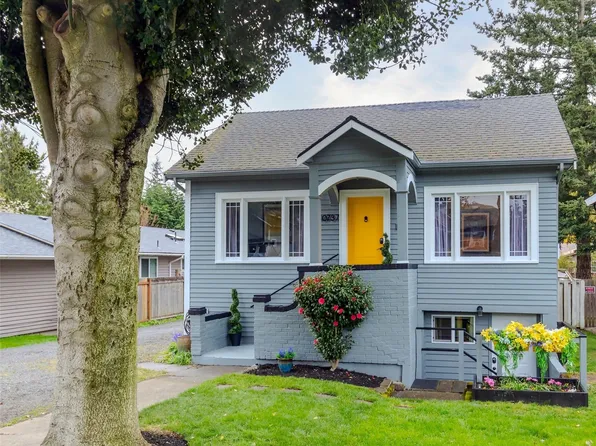 10737 Evanston Avenue N, Seattle, WA 98133