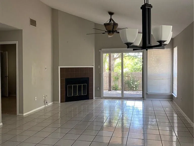 11915 Rosethorn Dr — Photo 3