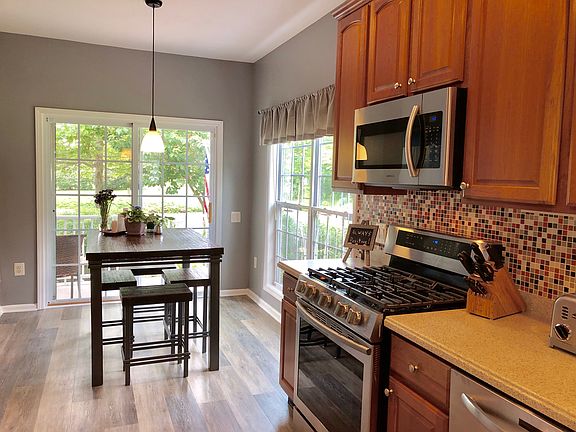 4th image of 654 Viscaya Ct