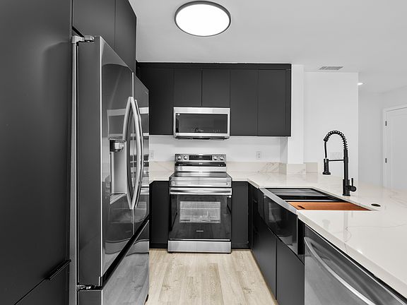 4th image of 4160 Texas St #4